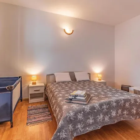 Holiday home 5 Bedroom Lovely In *