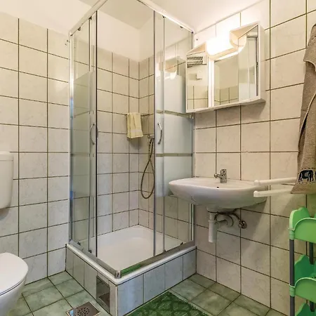 Holiday home 5 Bedroom Lovely In *
