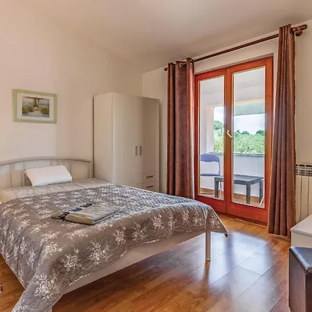 Holiday home 5 Bedroom Lovely In