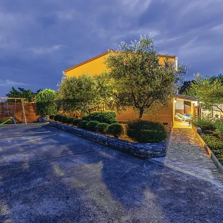 5 Bedroom Lovely In