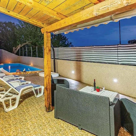 Holiday home 5 Bedroom Lovely In *