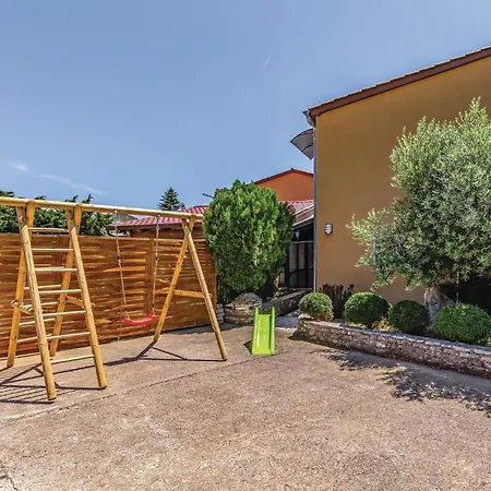 5 Bedroom Lovely In *
