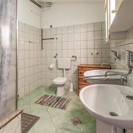 Holiday home 5 Bedroom Lovely In